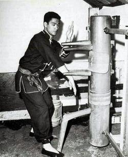 Bruce Lee on the Wing Chun dummy